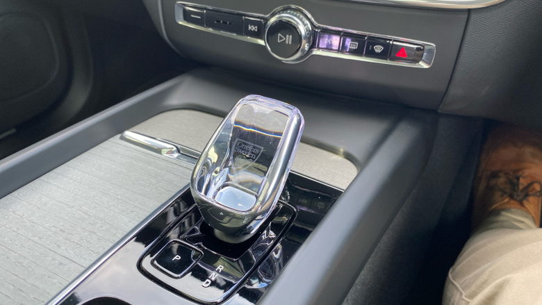 Volvo XC60 2.0 B5P Ultra Dark 5dr AWD Geartronic Petrol Estate